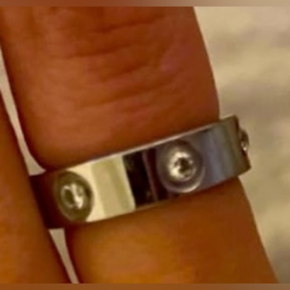 NEW Silver Cubic Zirconia Love Ring